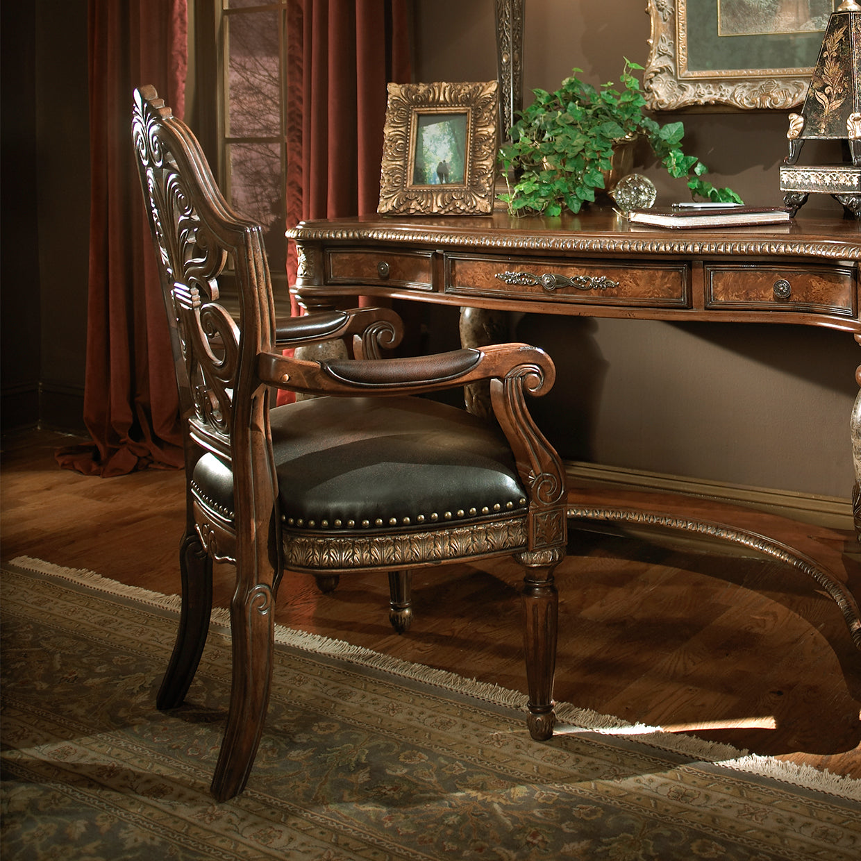 Villa Valencia Writing Desk Chair