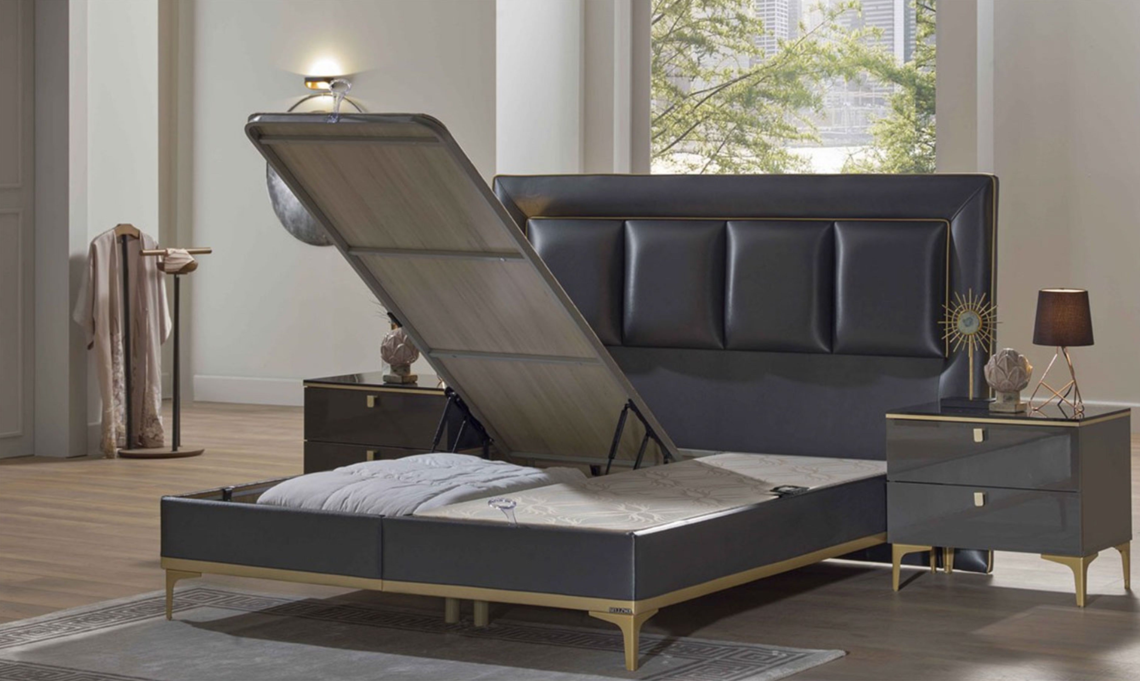 Carlino Queen bed