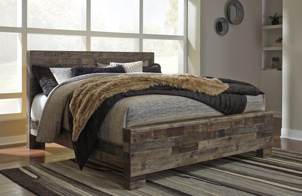 Derekson King Panel Bed - Multi - Gray