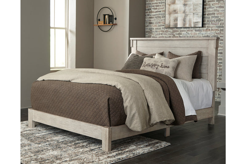 Hollentown King Panel Bed