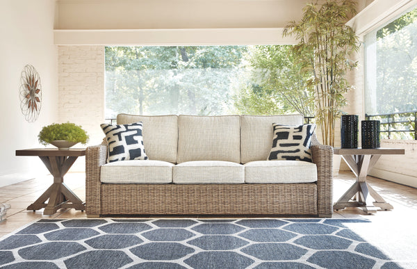 Beachcroft Sofa w/ Cushion