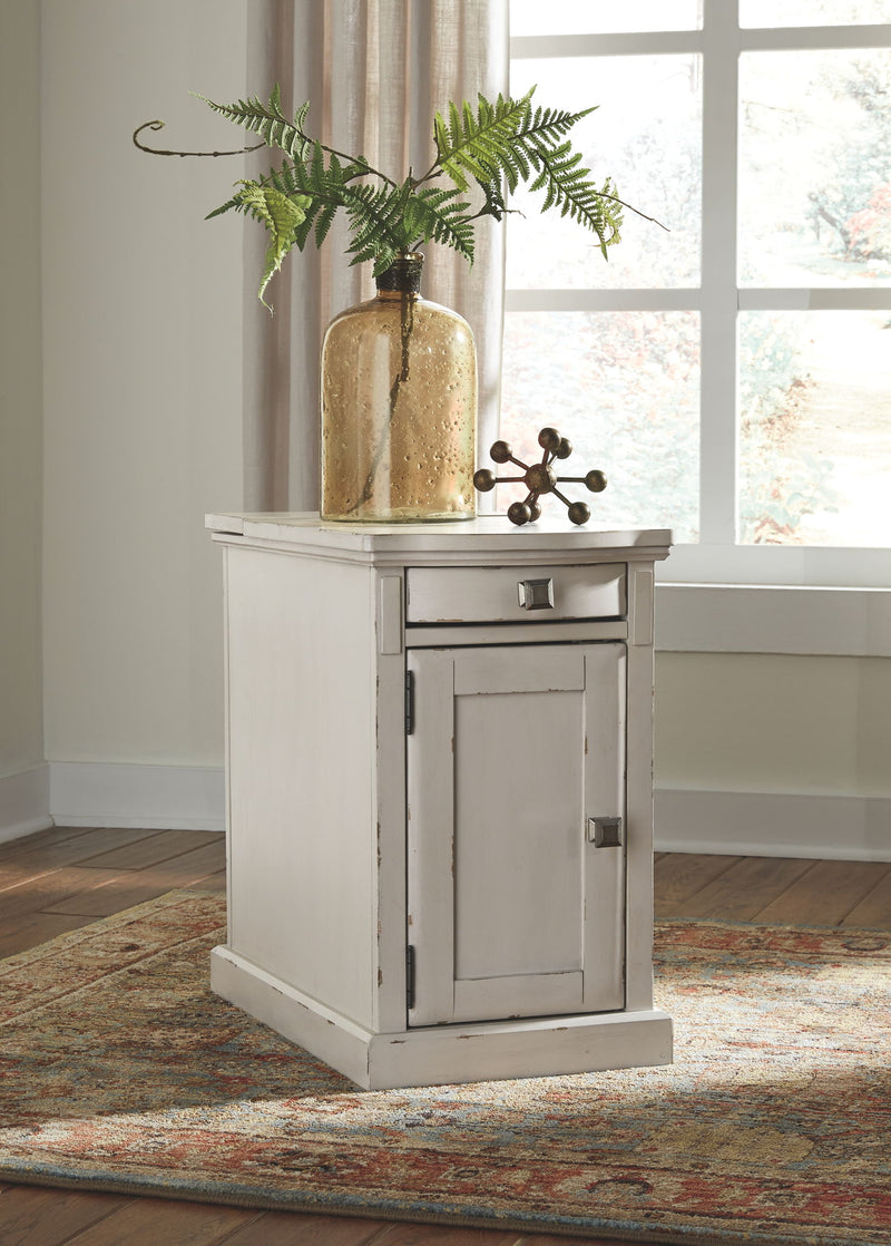 Laflorn - Chair Side End Table - White
