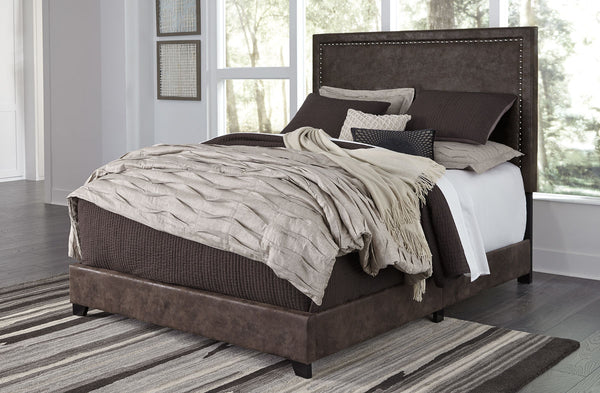 Dolante - Brown - Queen Upholstered Bed